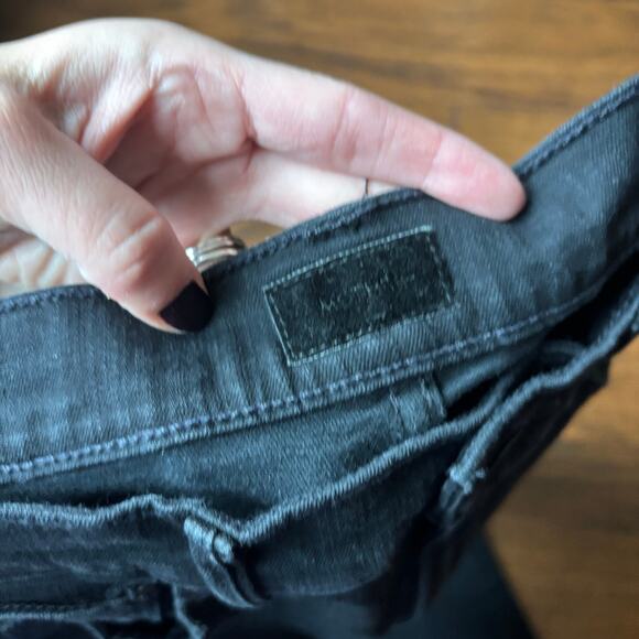 Mother Insider Crop Step Fray Jeans in Not Guilty Sz 28 Black - Picture 7 of 13